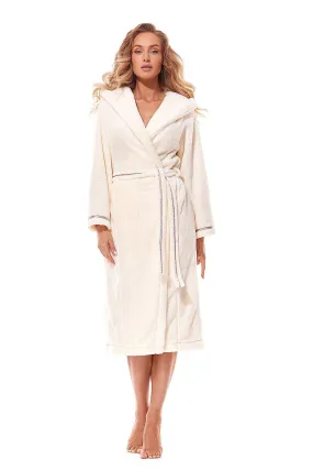 Elegant Hooded Bathrobe with Pockets for Ultimate Relaxation
